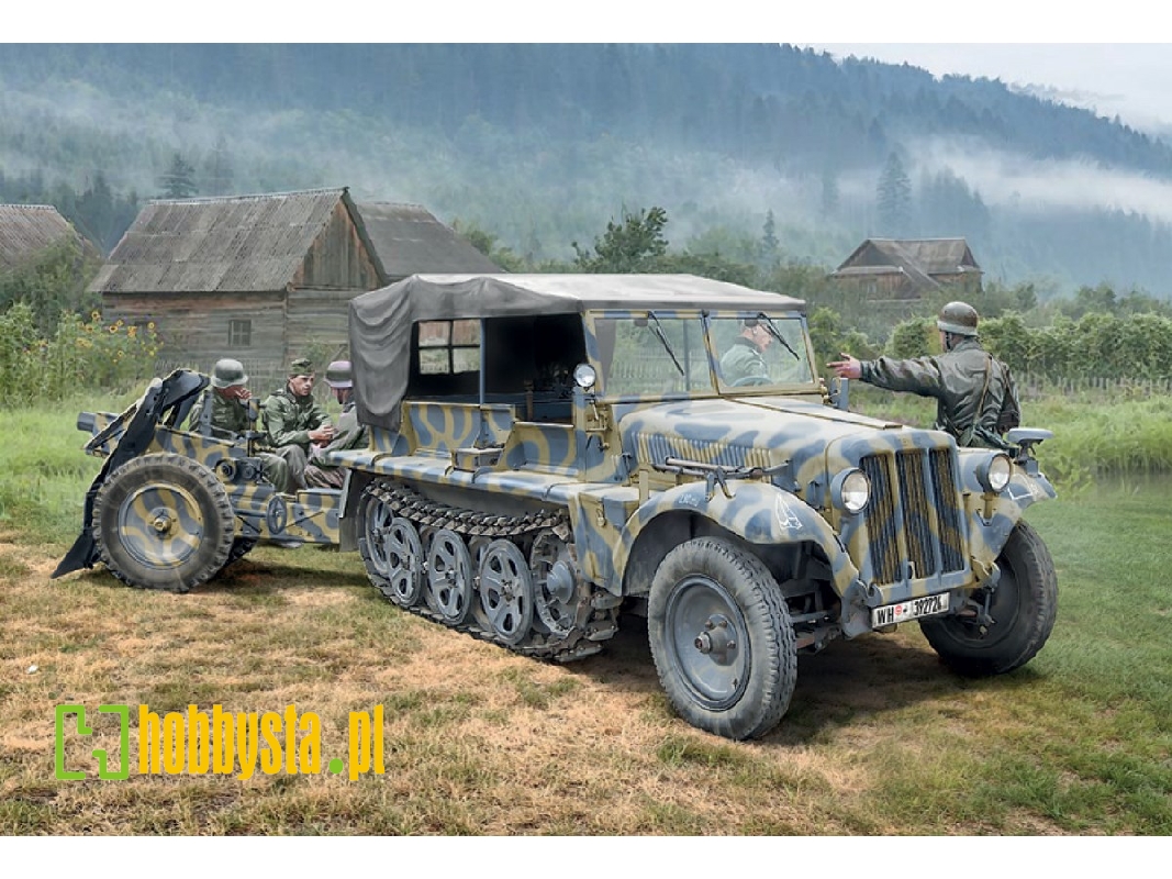 Sd. Kfz. 10 Demag D7 z działem piechoty 7,5 cm leIG 18 i obsługą - zdjęcie 1