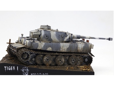 Tiger I Initial Production Pz.Kpfw. Vi Ausf. E - zdjęcie 11