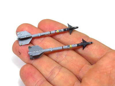 F-16 armament w/  laser guided bombs 1/48 - KINETIC MODEL - zdjęcie 16
