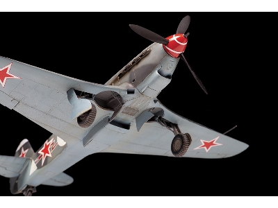 Jakowlew Jak-9T - sowiecki myśliwiec - zdjęcie 6