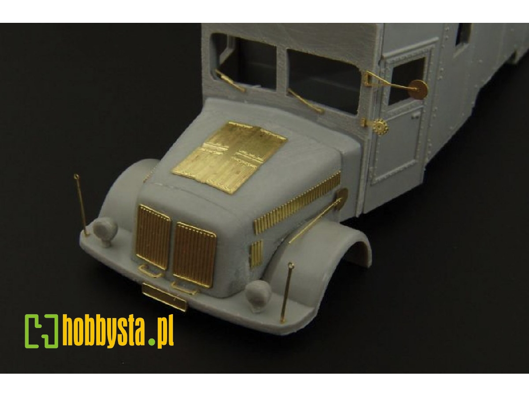 Tatra 111 - zdjęcie 1 Tatra 111 - zdjęcie 1