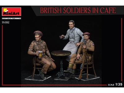 British Soldiers In Cafe - zdjęcie 7