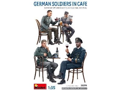 German Soldiers In Cafe - zdjęcie 1