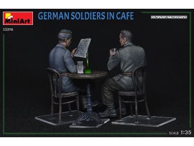 German Soldiers In Cafe - zdjęcie 14