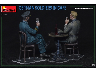 German Soldiers In Cafe - zdjęcie 19