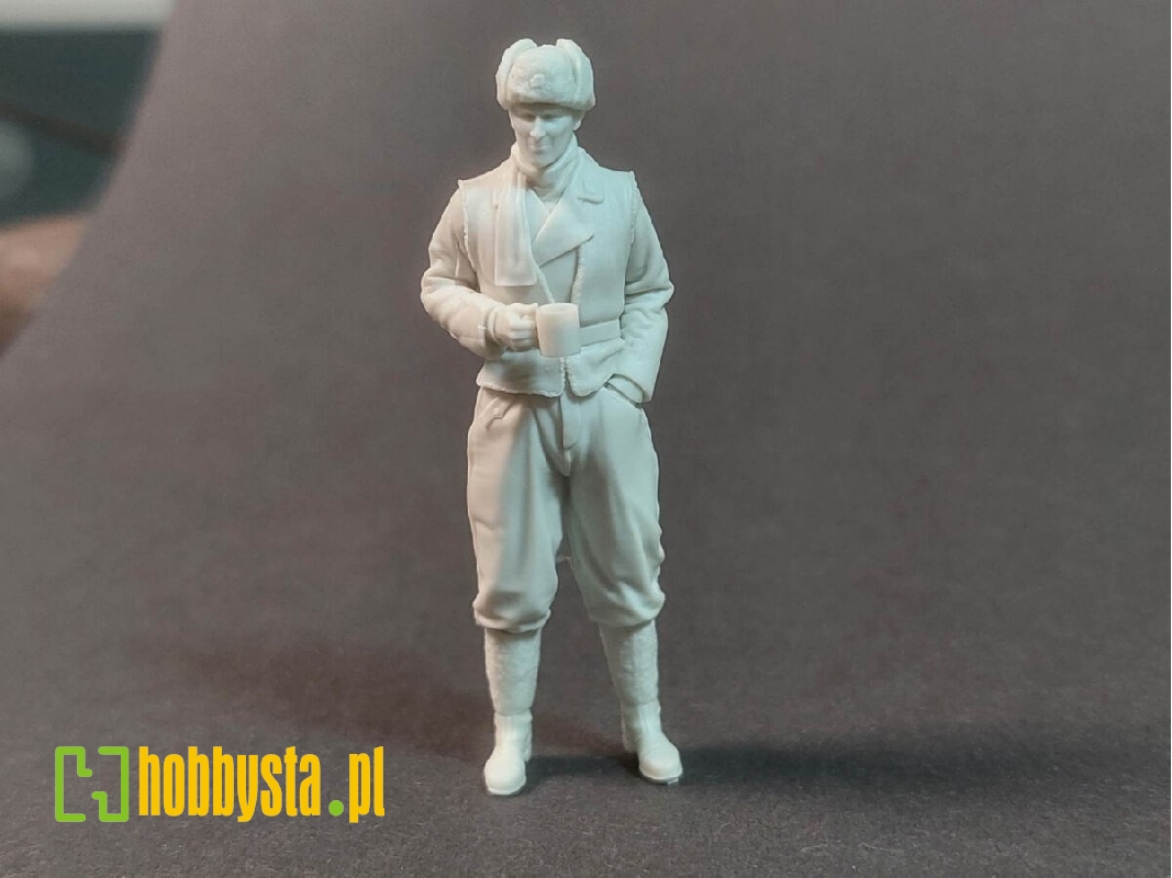 German Tank Officer In Winter Coat No. 2 - zdjęcie 1 German Tank Officer In Winter Coat No. 2 - zdjęcie 1