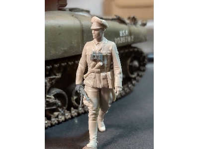 Waffen-ss Officer Walking - zdjęcie 1