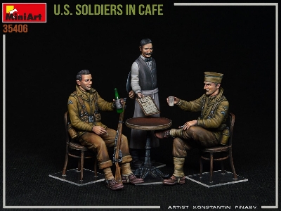 U.S. Soldiers In Cafe - zdjęcie 10