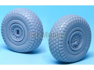 B-17f/G Flying Fortress Wheel Set 3 (For Revell 1/48) - zdjęcie 4
