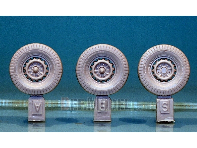 Gaz-67b Russian Field Car Wheel Set (For Tamiya 1/35) - zdjęcie 2