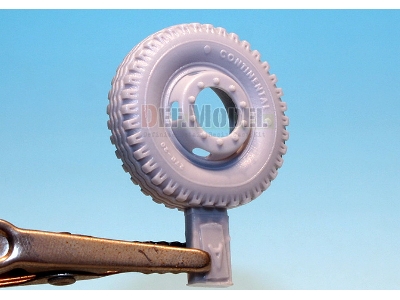 German L4500 R Maultier Wheel Set (For Zvezda 1/35) - zdjęcie 3