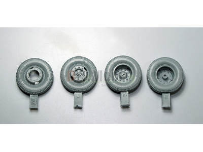 German Bussing-nag L4500s Sagged Wheel Set (For Afvclub 1/35) - zdjęcie 2