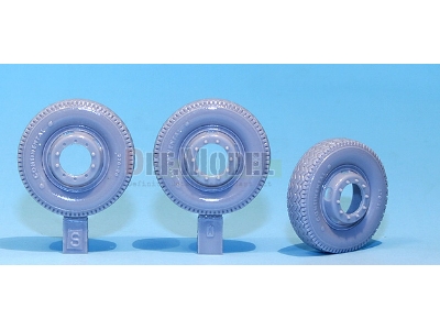 German L4500 R Maultier Wheel Set 2 (For Zvezda 1/35) - zdjęcie 2