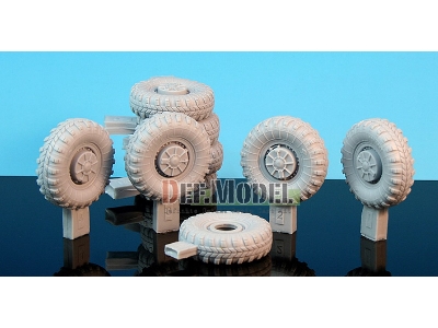 Btr-60 Apc Sagged Wheel Set (For Trumpeter 1/35) - zdjęcie 3