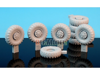 Btr-60 Apc Sagged Wheel Set (For Trumpeter 1/35) - zdjęcie 4