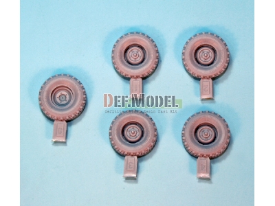 U.S Rsov Defender Sagged Wheel Set (For Hobbyboss 1/35) - zdjęcie 2