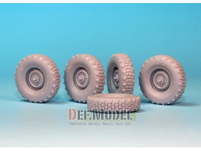 U.S Rsov Defender Sagged Wheel Set (For Hobbyboss 1/35) - zdjęcie 3