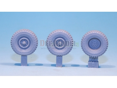 Soviet Uaz-469 Sagged Wheel Set (For Trumpeter 1/35) - zdjęcie 2