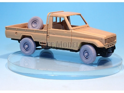 Pick Up Truck Type 2 Sagged Wheel Set 1 (For Meng Vs004 1/35) - zdjęcie 3