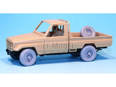 Pick Up Truck Type 2 Sagged Wheel Set 2 (For Meng Vs004 1/35) - zdjęcie 3