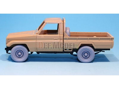Pick Up Truck Type 2 Sagged Wheel Set 2 (For Meng Vs004 1/35) - zdjęcie 6