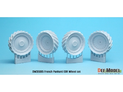 French Panhard Ebr Wheel Set (For Hobbyboss 1/35) - zdjęcie 4