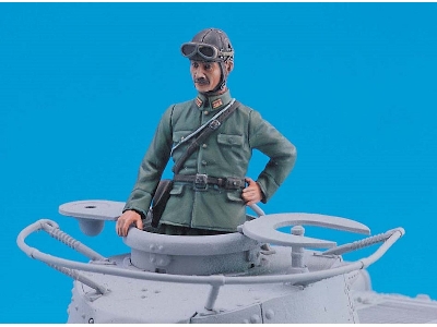 Japanese Tank Commander - zdjęcie 1