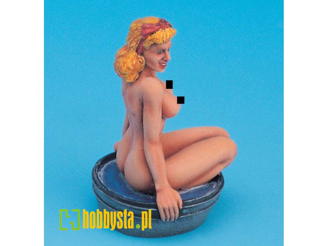 Bathing Girl - zdjęcie 1 Bathing Girl - zdjęcie 1