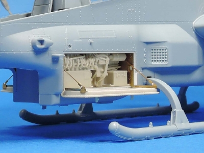 Ah-1z Avionics And Ammo Bay Set - zdjęcie 2