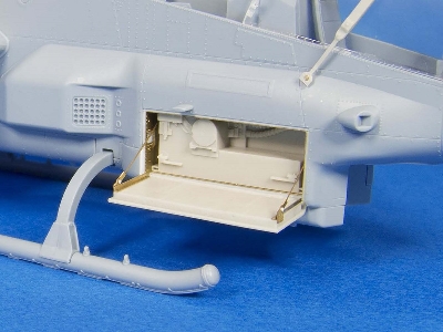Ah-1z Avionics And Ammo Bay Set - zdjęcie 3