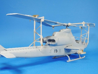 Ah-1z Upgrade Blade Fold Rack Set - zdjęcie 3