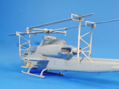 Ah-1z Upgrade Blade Fold Rack Set - zdjęcie 4