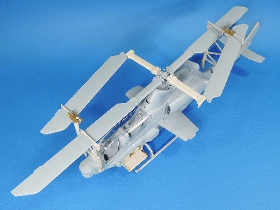 Ah-1z Upgrade Blade Fold Rack Set - zdjęcie 7