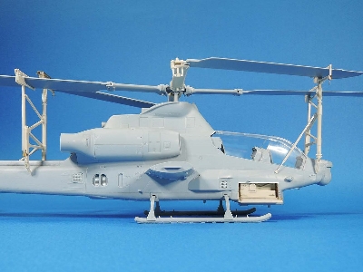 Ah-1z Upgrade Blade Fold Rack Set - zdjęcie 8