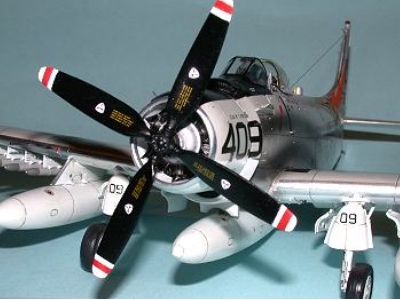 Douglas A-1H Skyraider U.S. Navy - zdjęcie 2