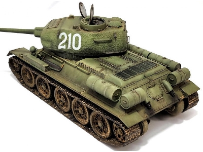 Soviet Medium Tank T-34-85 'ural Tank Factory No. 183' - zdjęcie 7