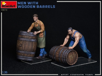 Men With Wooden Barrels - zdjęcie 5