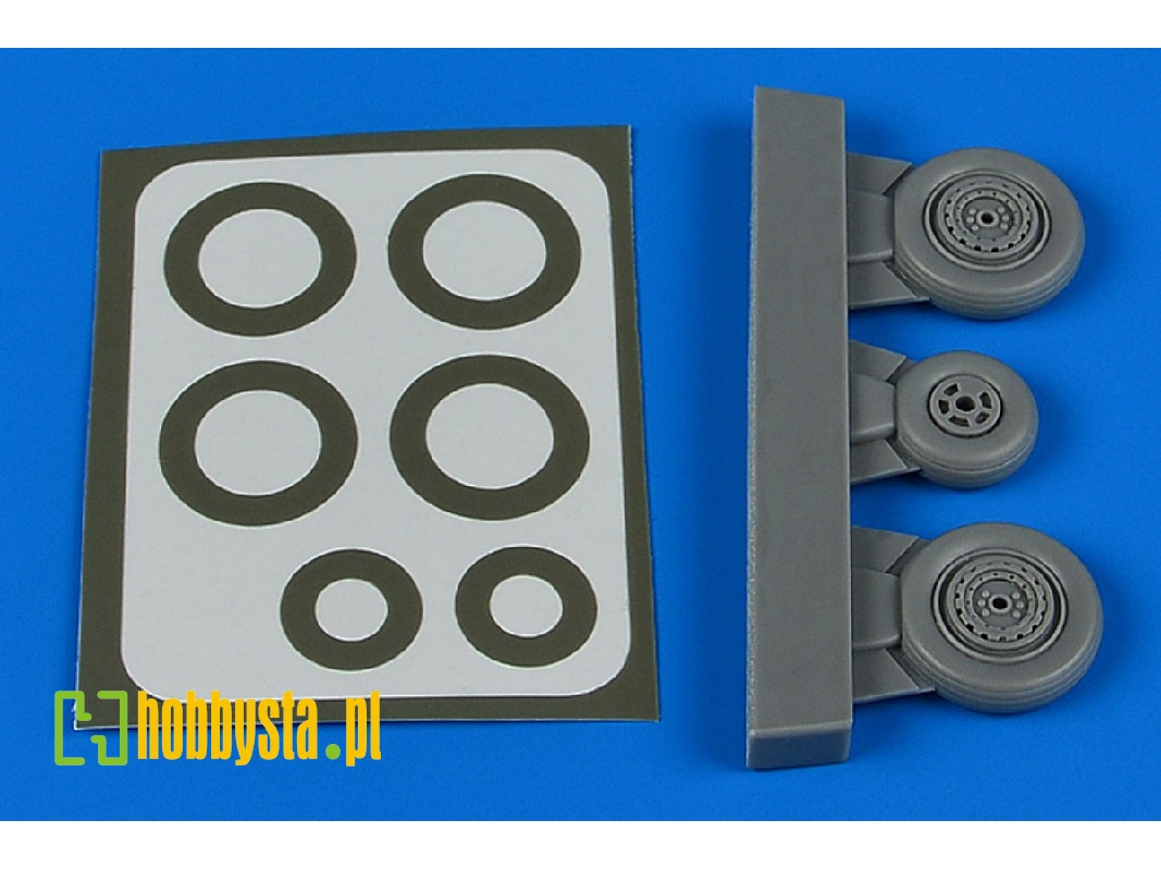 MiG-17 wheels & paint masks - zdjęcie 1 MiG-17 wheels & paint masks - zdjęcie 1