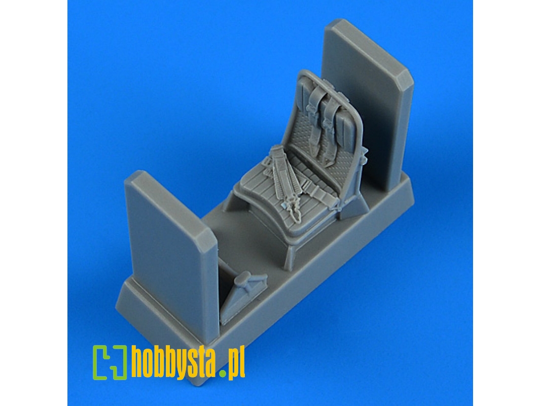 Z-37 Čmelåk seat w/ seatbelts - zdjęcie 1 Z-37 Čmelåk seat w/ seatbelts - zdjęcie 1