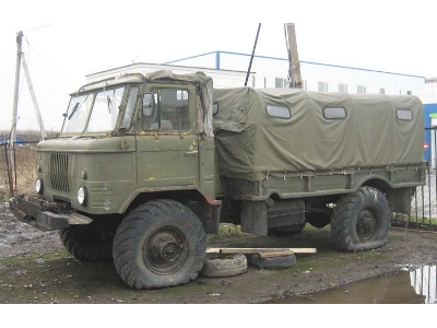 GAZ-66B Soviet 4x4 2t truck for airborne forces - zdjęcie 22