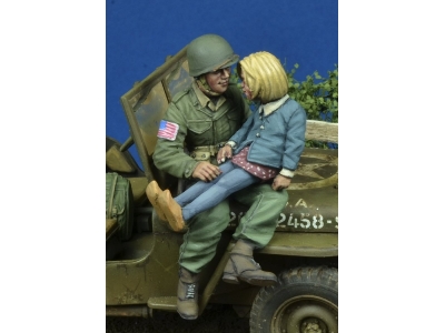 Us Paratrooper With Small Girl 1944-45 - zdjęcie 1