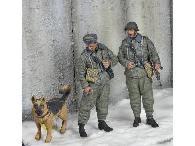 East German Border Troops With Dog, Winter 1970-80's - zdjęcie 2