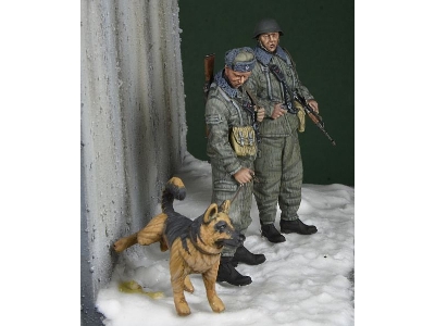 East German Border Troops With Dog, Winter 1970-80's - zdjęcie 3