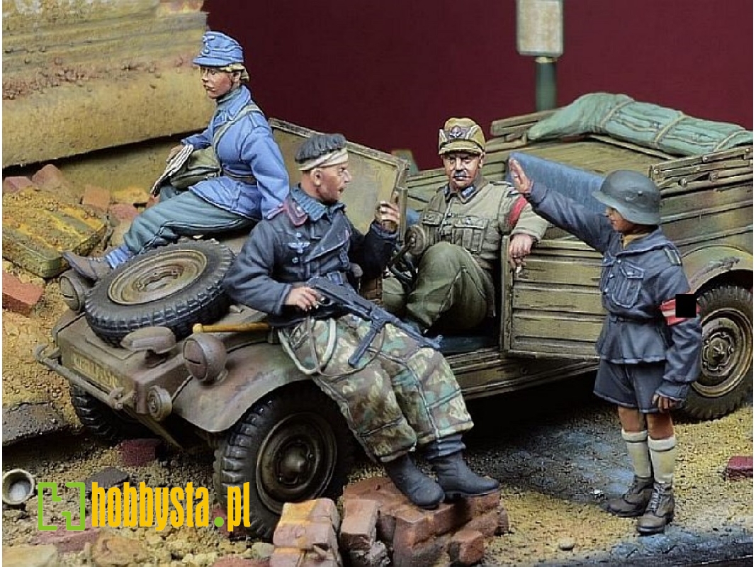 Kubelwagen Crew Vol. 1 Berlin 1945 - 4 Figures Set - zdjęcie 1