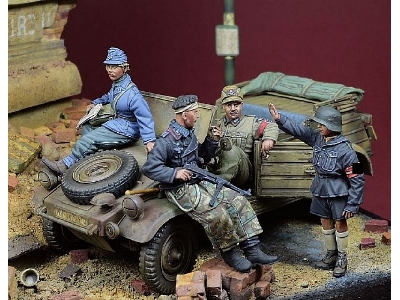 Kubelwagen Crew Vol. 1 Berlin 1945 - 4 Figures Set - zdjęcie 2