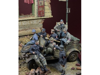 'the Last Kubelwagen', Berlin 1945, Big Set - 8 Figures - zdjęcie 2