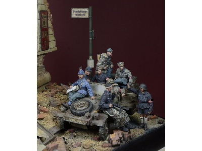 'the Last Kubelwagen', Berlin 1945, Big Set - 8 Figures - zdjęcie 3