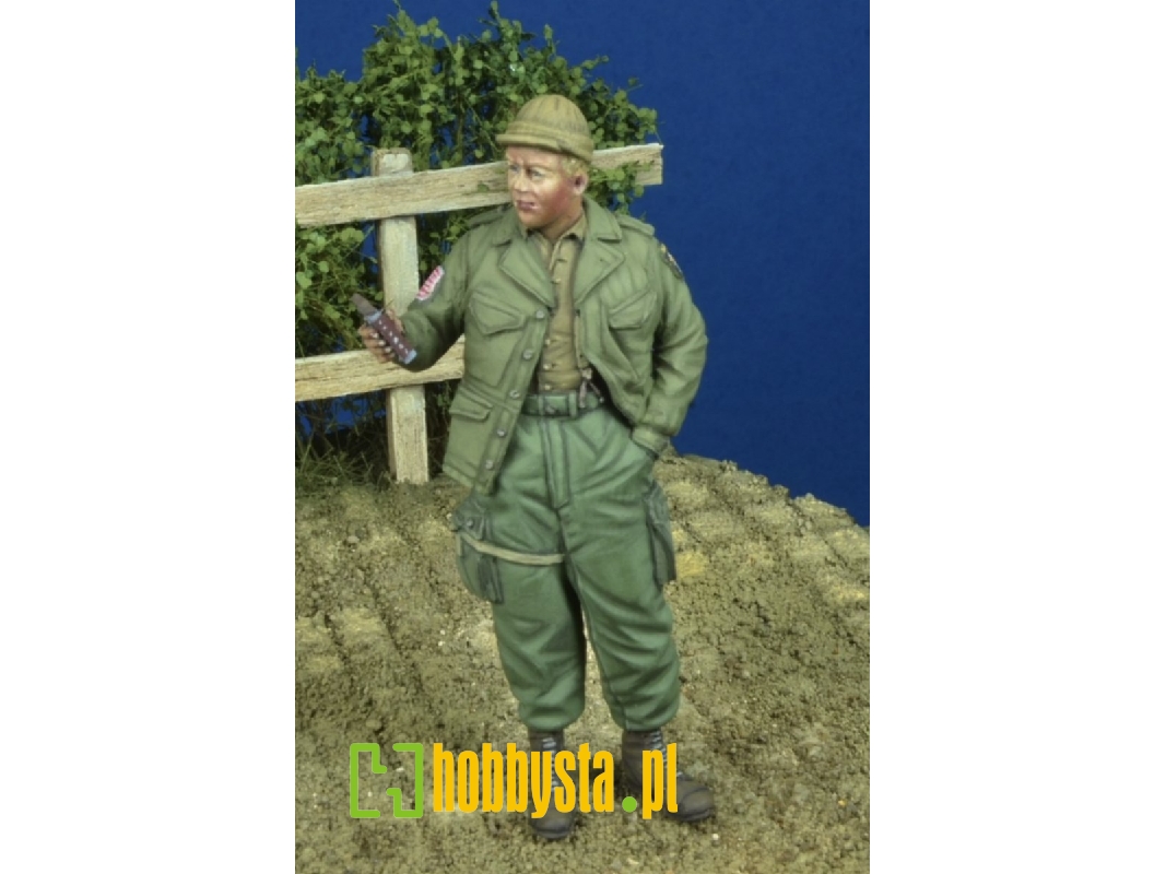 Us Paratrooper Giving Chocolate Bar 1944-45 - zdjęcie 1 Us Paratrooper Giving Chocolate Bar 1944-45 - zdjęcie 1