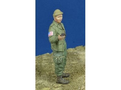 Us Paratrooper Giving Chocolate Bar 1944-45 - zdjęcie 2