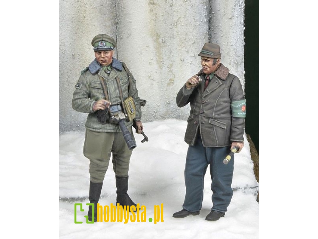 East German Border Troops Officer And Civilian Volunteer, Winter 1970-80's - zdjęcie 1 East German Border Troops Officer And Civilian Volunteer, Winter 1970-80's - zdjęcie 1